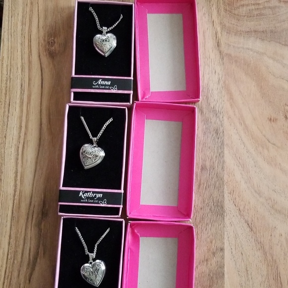 3 heart necklaces with engraved names - Picture 4 of 8